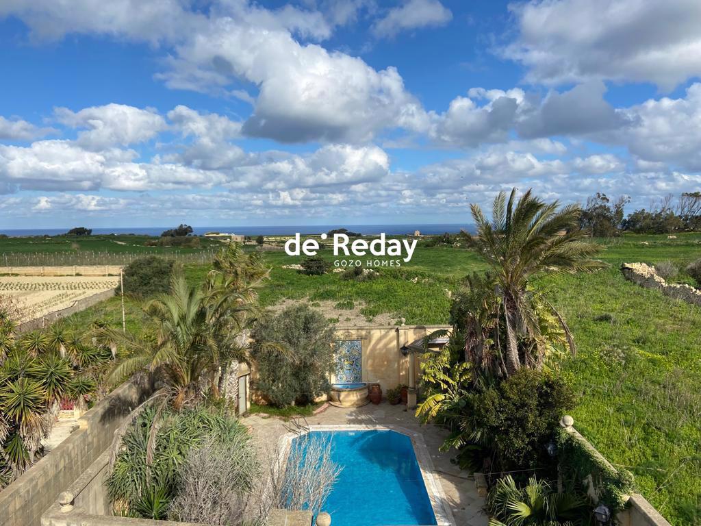 3-bedroom penthouse for rent in Għarb - photo 1 of 10