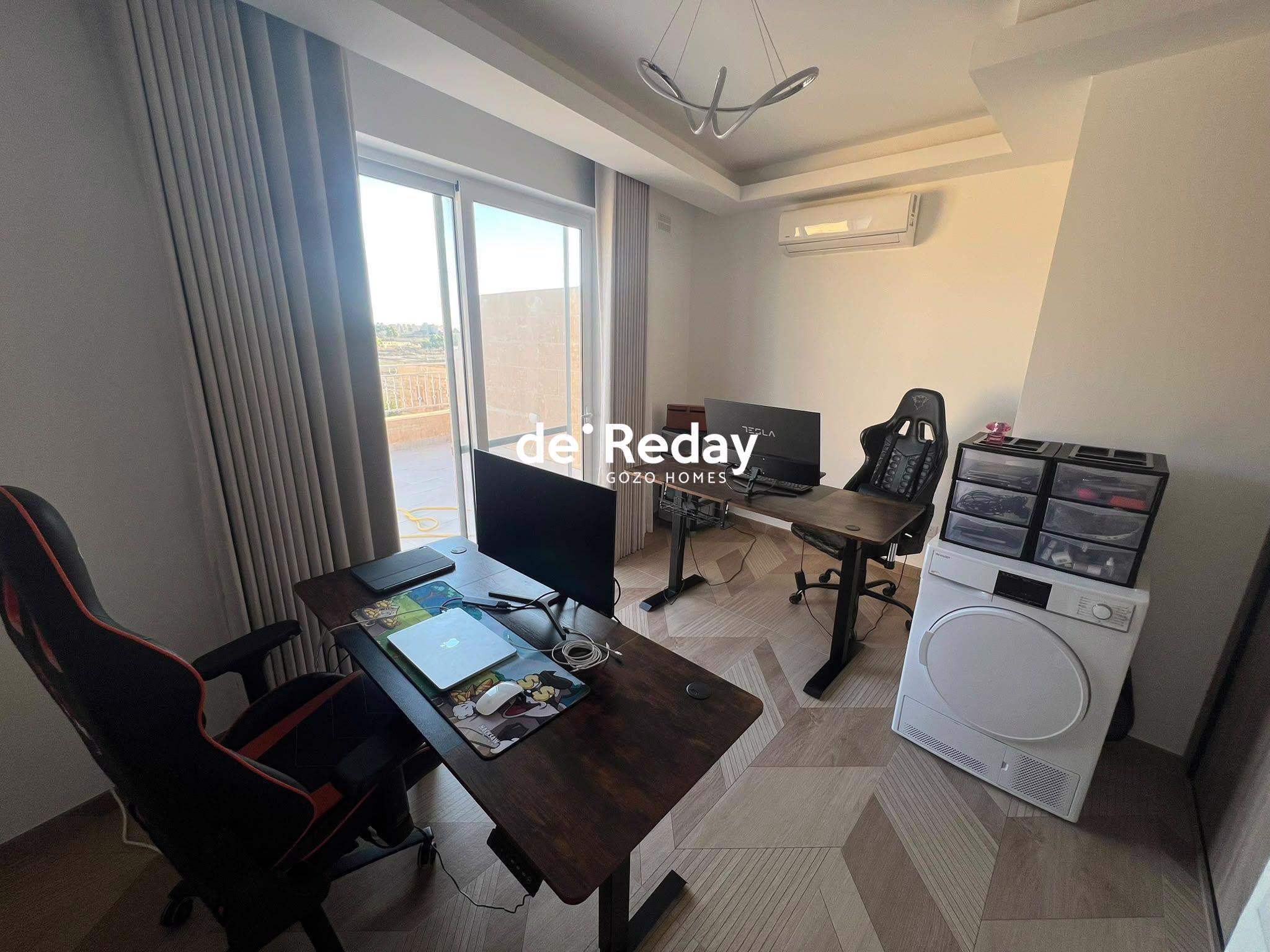 3-bedroom penthouse for rent in Għarb - photo 10 of 10