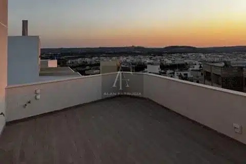 2-bedroom penthouse for sale in Naxxar - photo 3 of 8