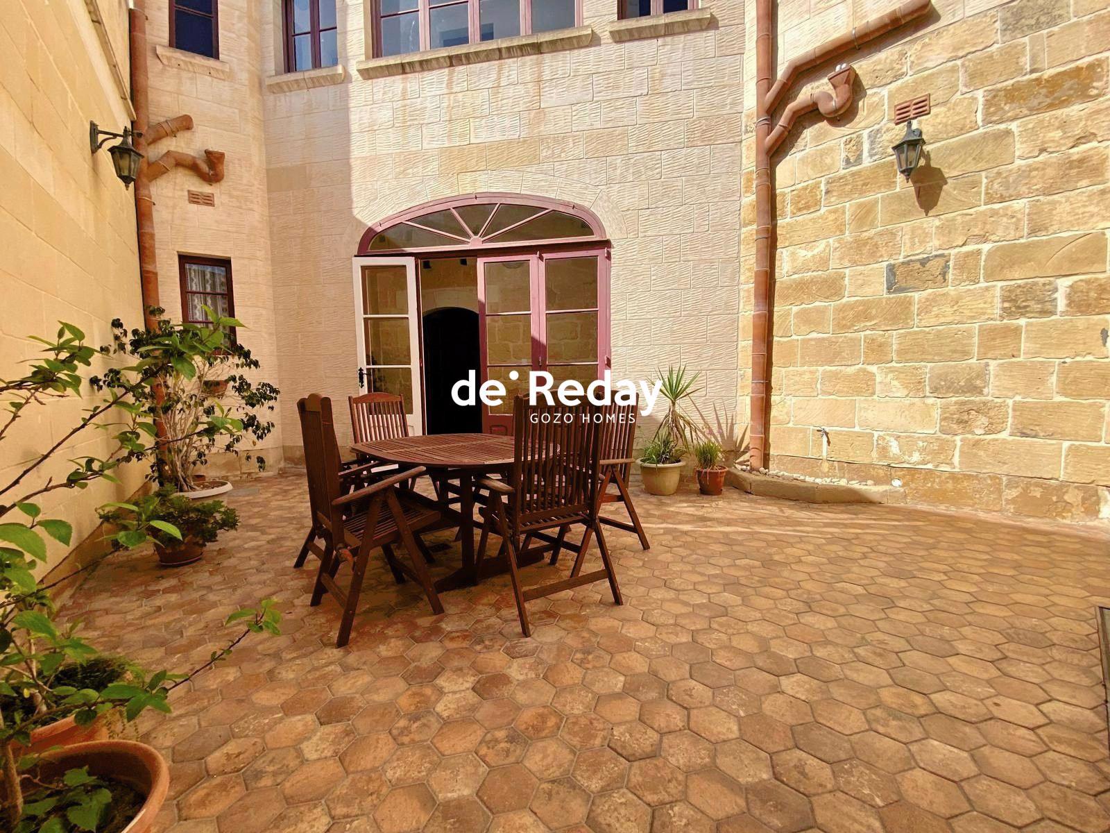 4-bedroom townhouse for rent in Xewkija - photo 2 of 10