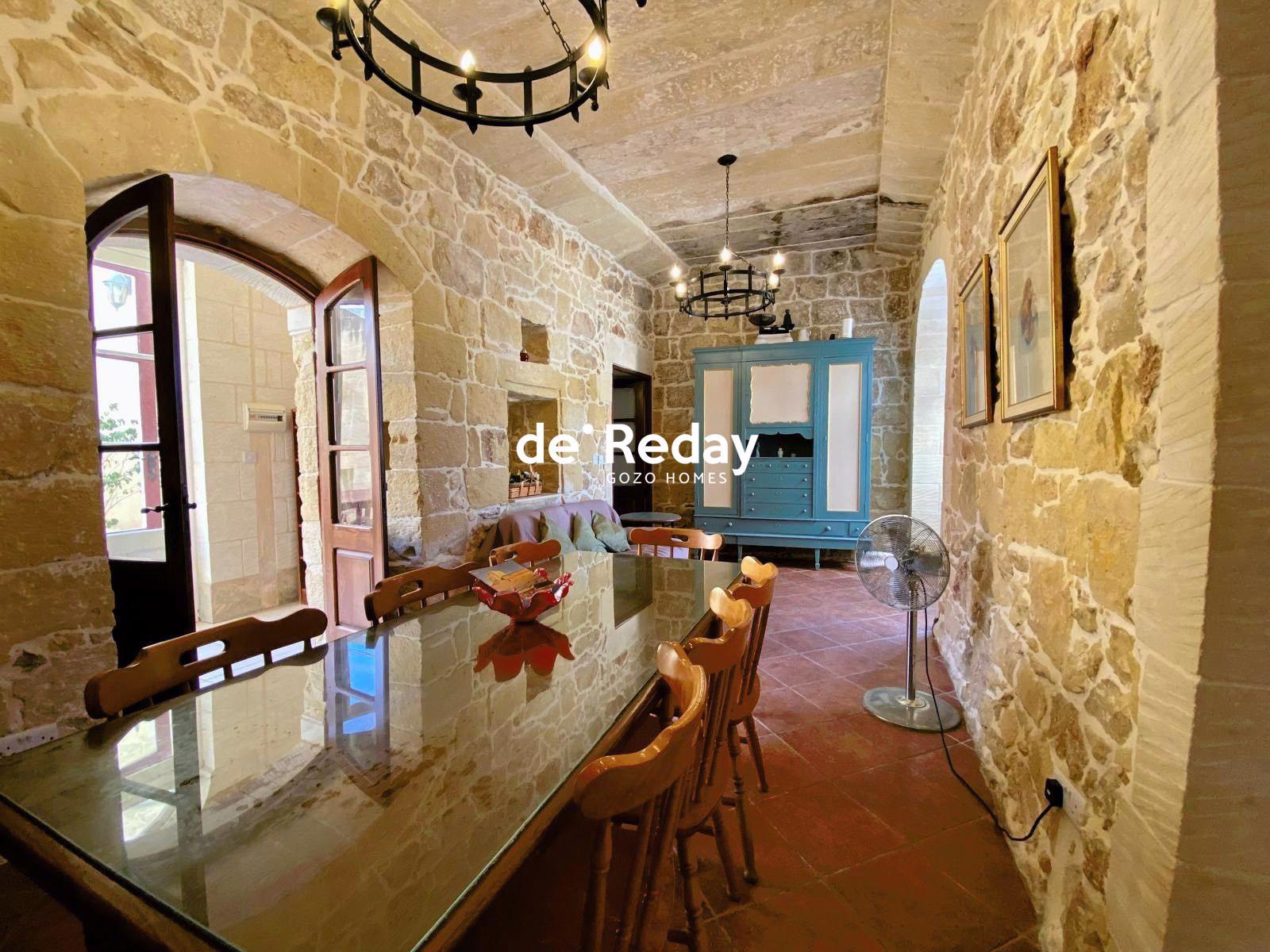 4-bedroom townhouse for rent in Xewkija - photo 3 of 10