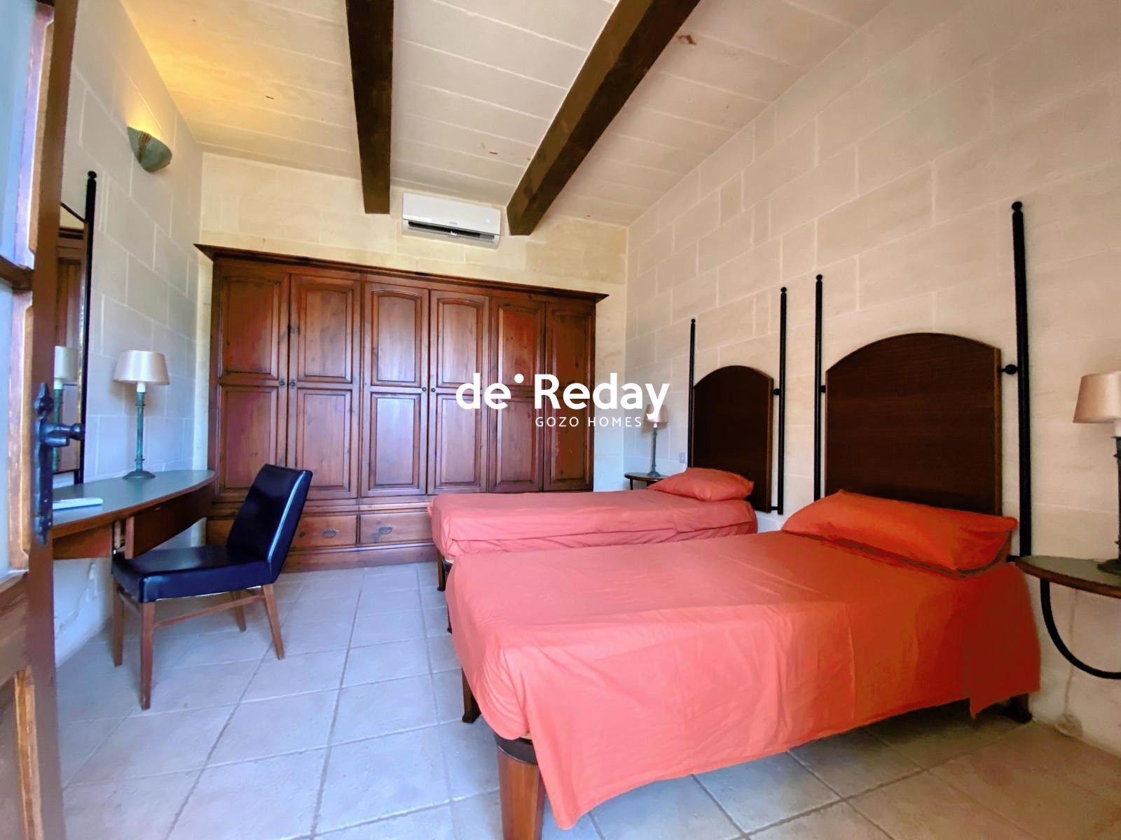 4-bedroom townhouse for rent in Xewkija - photo 9 of 10