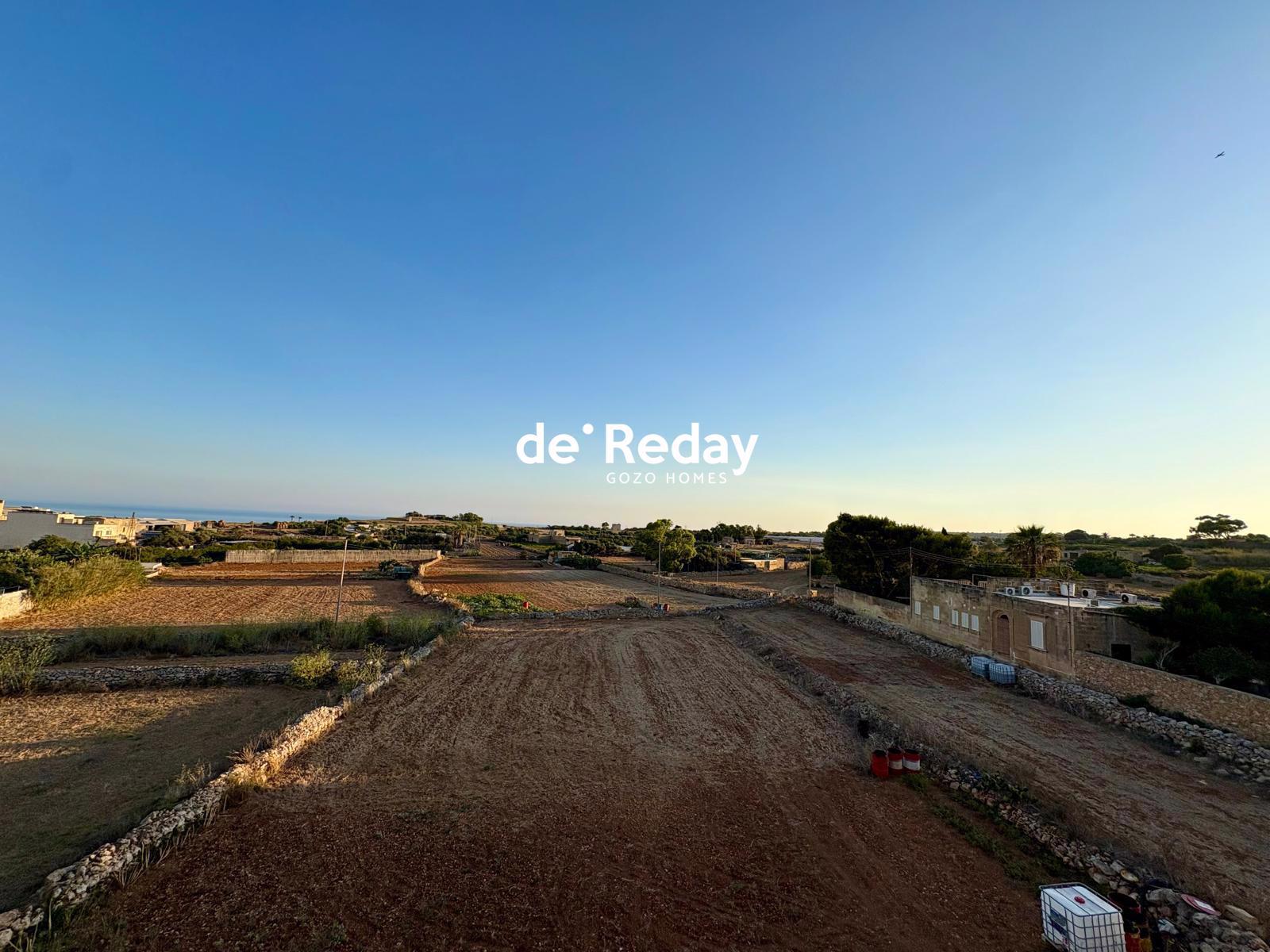 3-bedroom apartment for rent in Għajnsielem - photo 1 of 6